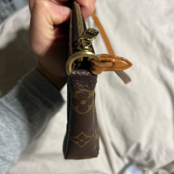 Louis Vuitton Monogram Brown Wristlet - Picture 4 of 11